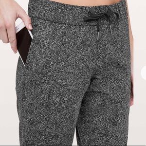 Lululemon On The Fly Pant 28” Size 10